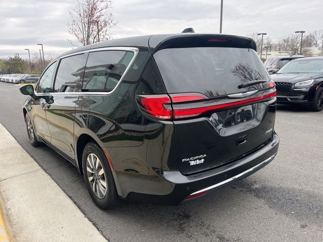 2023 Chrysler Pacifica Hybrid Touring L | Safety Pack | Adaptive Cruise | Remote Start |