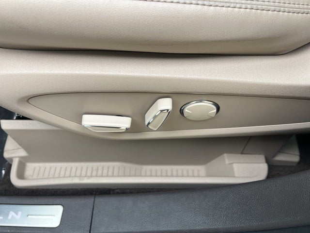 2022 Lincoln Nautilus Reserve AWD | Pano Roof | BLIS | HTD/ Vent Front Seats