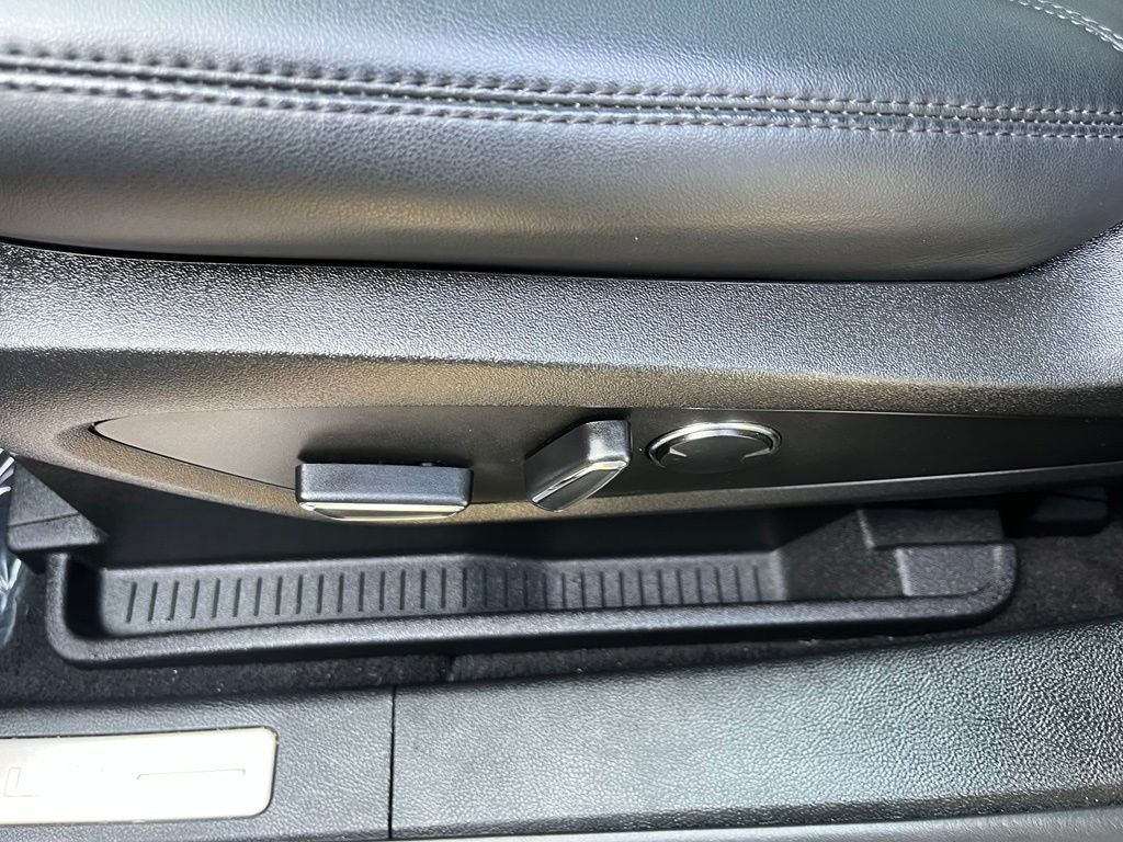 2023 Lincoln Nautilus Reserve AWD | Pano Roof | BLIS | Luxury Package