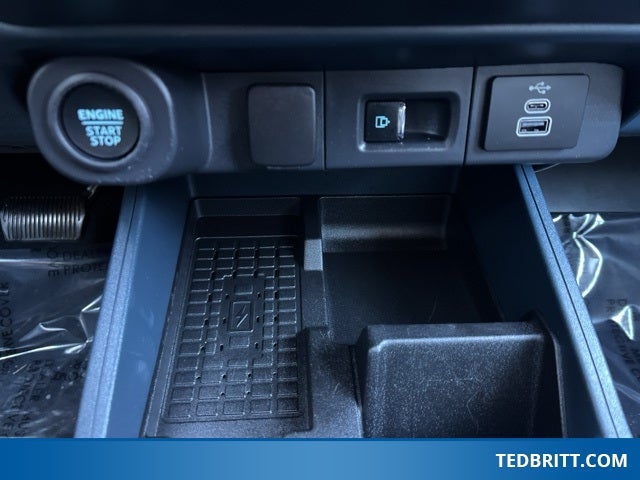 2025 Ford Maverick Lariat AWD | Nav | 4K Tow Pkg | Moonroof | Tonneau Cover