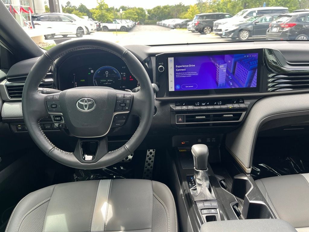 2025 Toyota Camry SE | Moonroof | BLIS | Convenience Pkg | Media Pkg