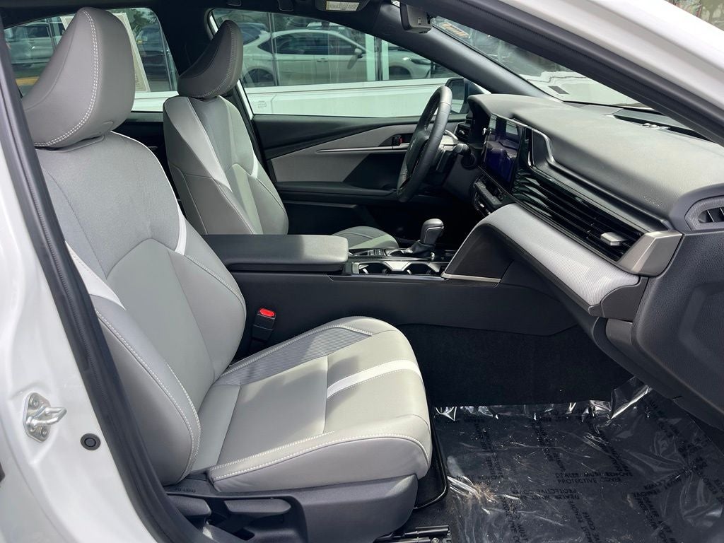 2025 Toyota Camry SE | Moonroof | BLIS | Convenience Pkg | Media Pkg
