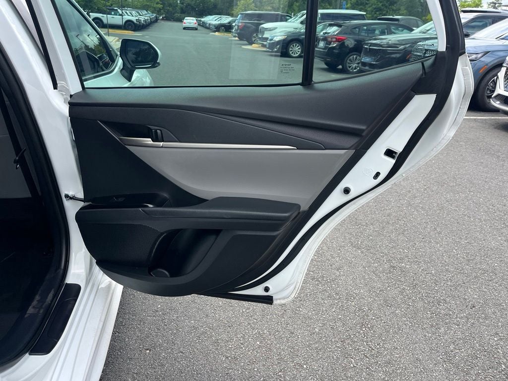 2025 Toyota Camry SE | Moonroof | BLIS | Convenience Pkg | Media Pkg
