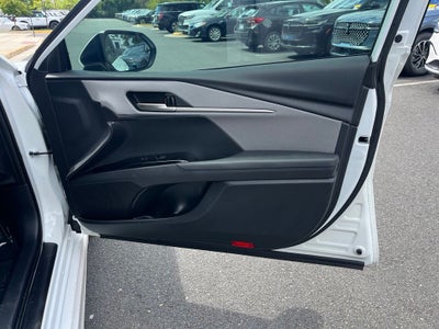 2025 Toyota Camry SE | Moonroof | BLIS | Convenience Pkg | Media Pkg