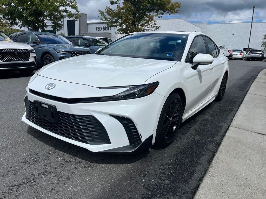 2025 Toyota Camry SE | Moonroof | BLIS | Convenience Pkg | Media Pkg