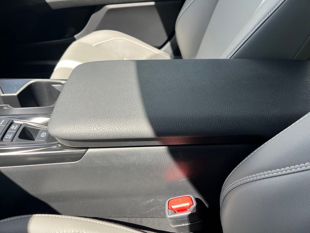 2025 Toyota Camry SE | Moonroof | BLIS | Convenience Pkg | Media Pkg