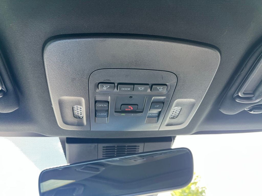 2025 Toyota Camry SE | Moonroof | BLIS | Convenience Pkg | Media Pkg