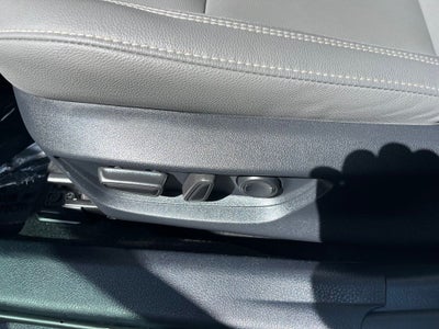 2025 Toyota Camry SE | Moonroof | BLIS | Convenience Pkg | Media Pkg