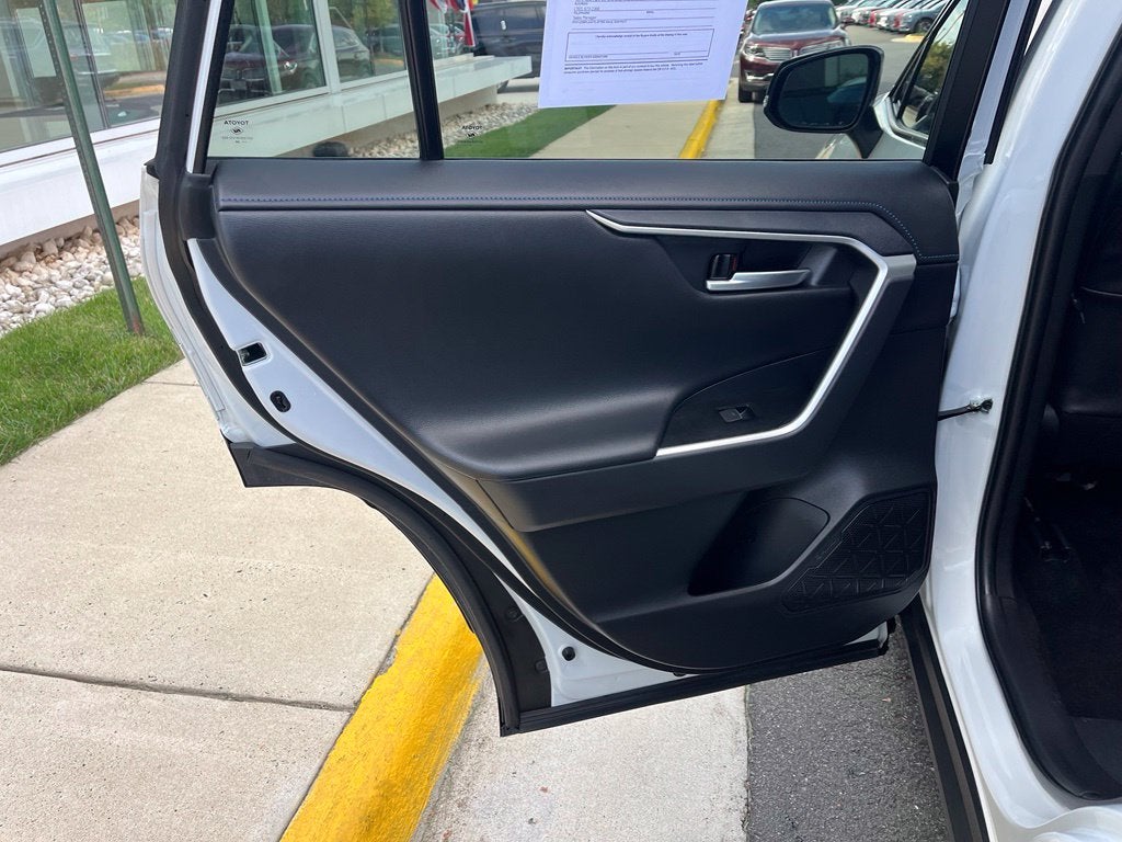 2024 Toyota RAV4 Hybrid XSE AWD | Pano Roof | 360 Cam | BLIS | Tech Pkg