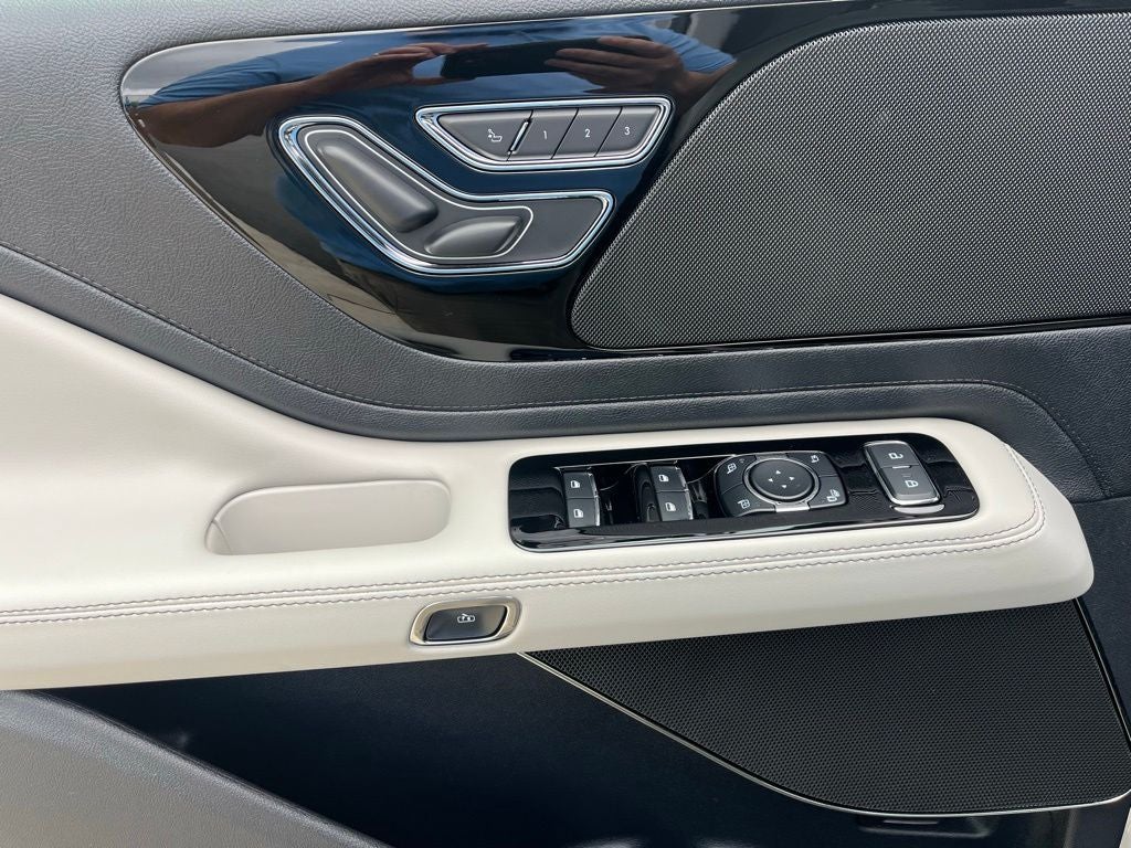 2025 Lincoln Aviator Premiere AWD | Pano Roof | 360 Camera | BLIS