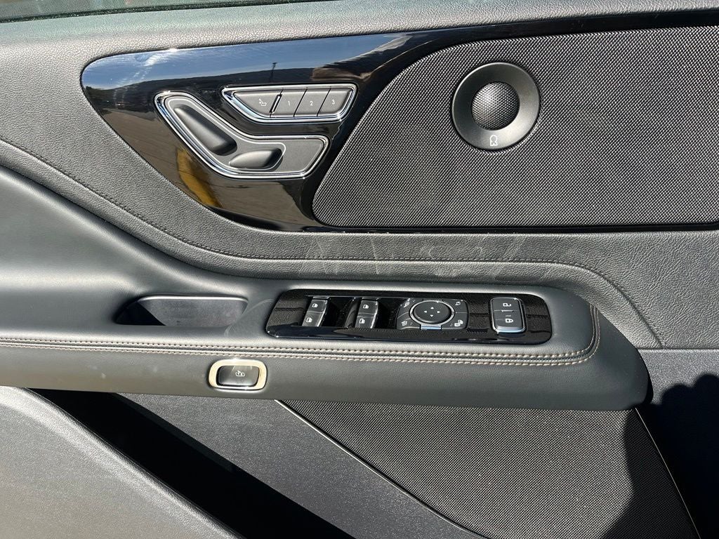2026 Lincoln Aviator Premiere II AWD | Pano Roof | 360 Cam | BLIS | Jet Pkg