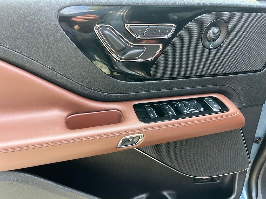 2025 Lincoln Aviator Reserve AWD | Pano Roof | 360 Cam | BLIS | Jet Pkg