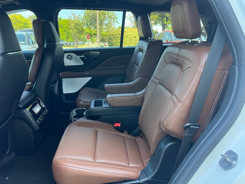 2024 Lincoln Aviator Reserve AWD | Luxury Pkg | Illumination Pkg | Pano Roof
