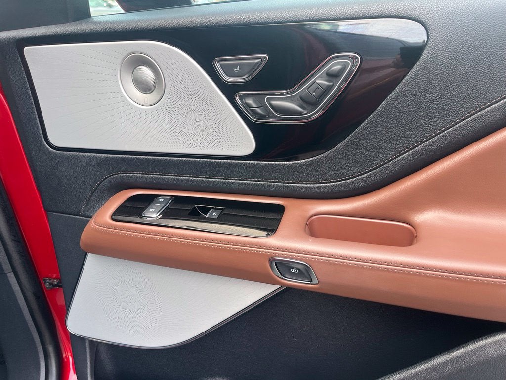 2025 Lincoln Aviator Reserve AWD | Pano Roof | 360 Cam | BLIS | Jet Pkg