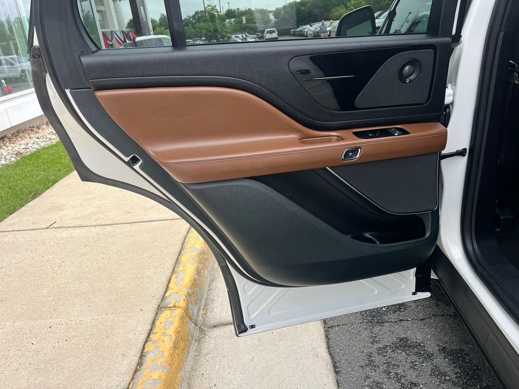 2024 Lincoln Aviator Reserve AWD | Pano Roof | 360 Cam | BLIS | Elements Pkg+