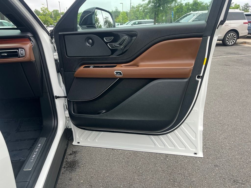 2024 Lincoln Aviator Reserve AWD | Pano Roof | 360 Cam | BLIS | Elements Pkg+