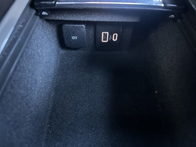 2022 Lincoln Corsair Standard AWD | Pano Roof | BLIS | Premium Pkg