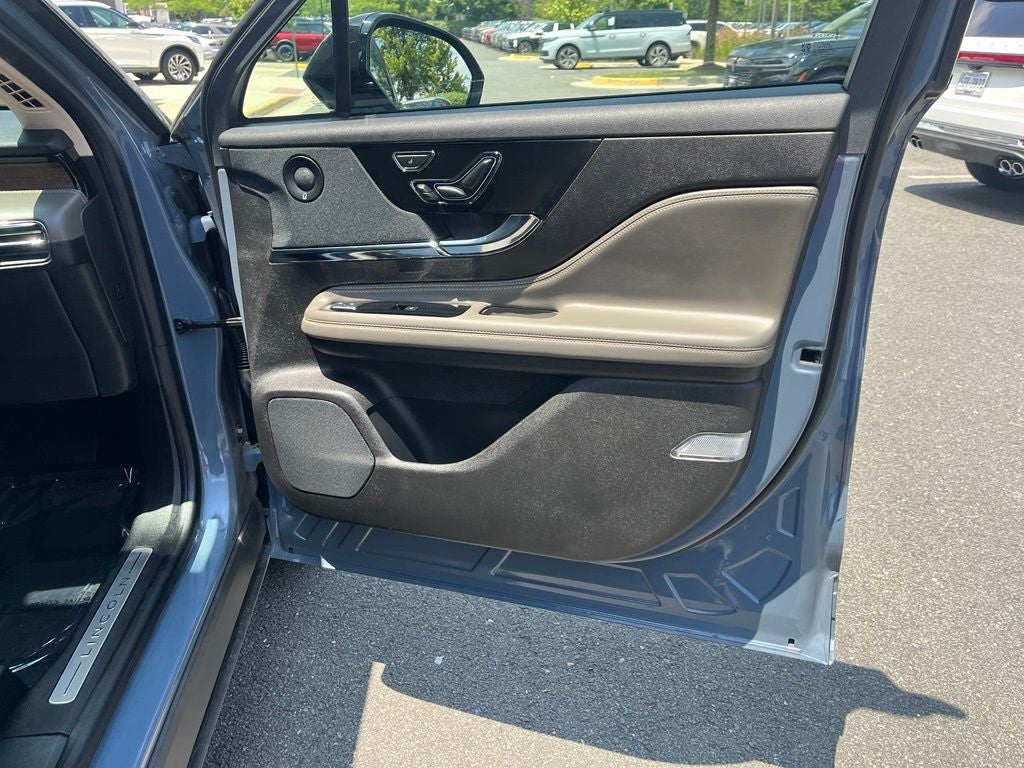 2024 Lincoln Corsair Reserve III 4WD | Pano Roof | 360 Cam | BLIS | Jet Pkg