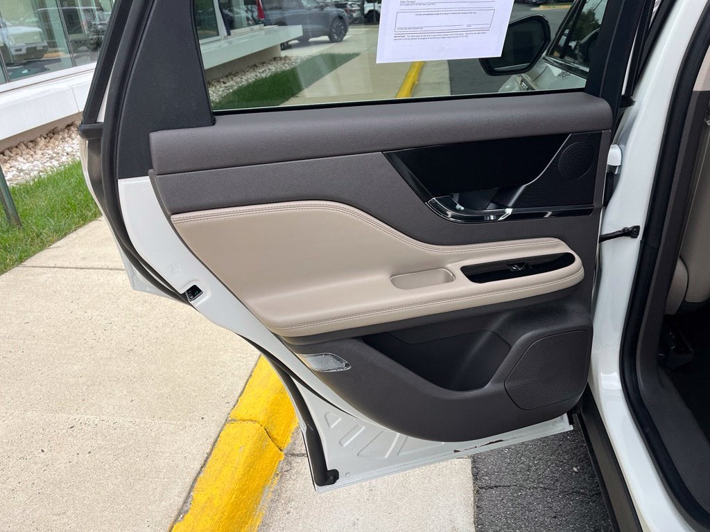 2024 Lincoln Corsair Reserve AWD | Pano Roof | BLIS | LKAS | Htd/Vent Seats