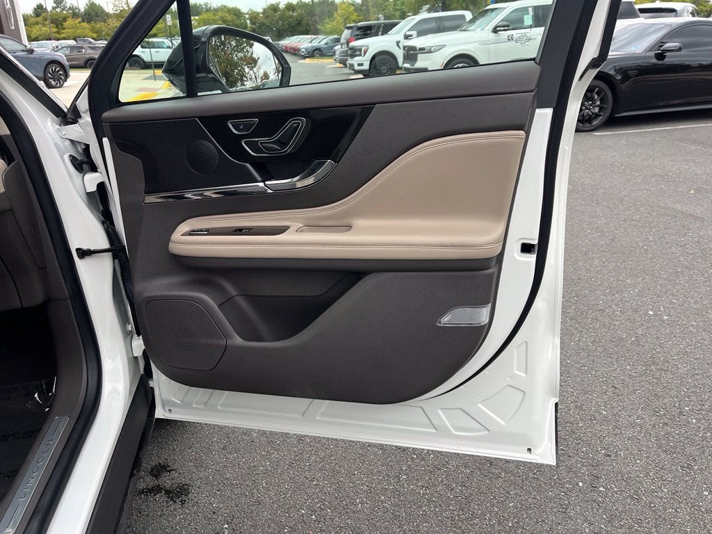 2024 Lincoln Corsair Reserve AWD | Pano Roof | BLIS | LKAS | Htd/Vent Seats