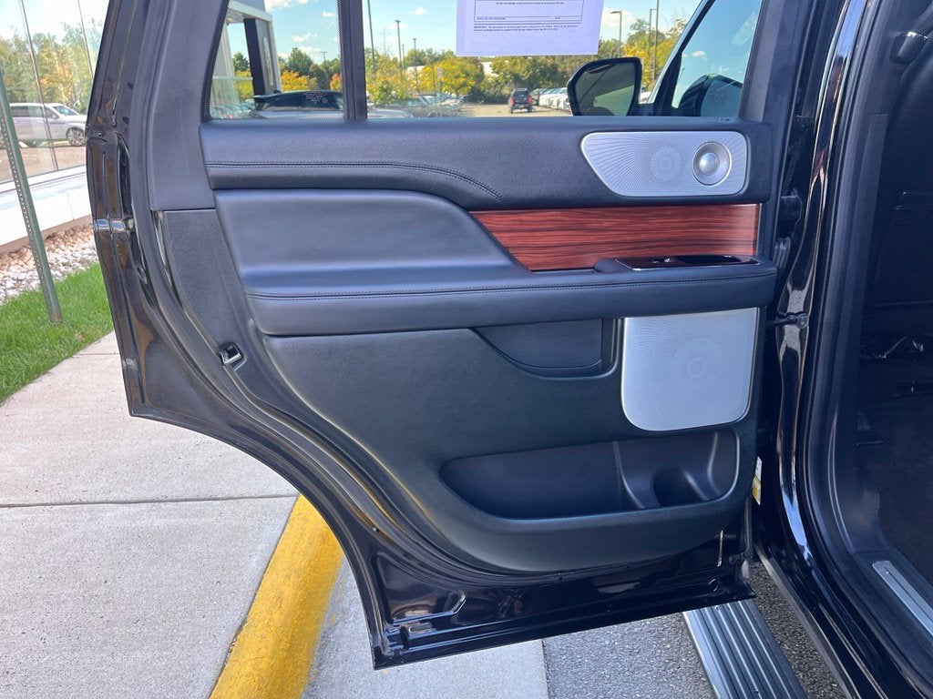 2024 Lincoln Navigator Reserve 4WD | Lux Pkg | Monochromatic Pkg | HUD | 360 Cam