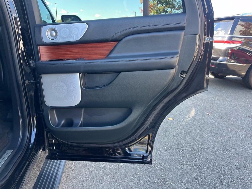 2024 Lincoln Navigator Reserve 4WD | Lux Pkg | Monochromatic Pkg | HUD | 360 Cam