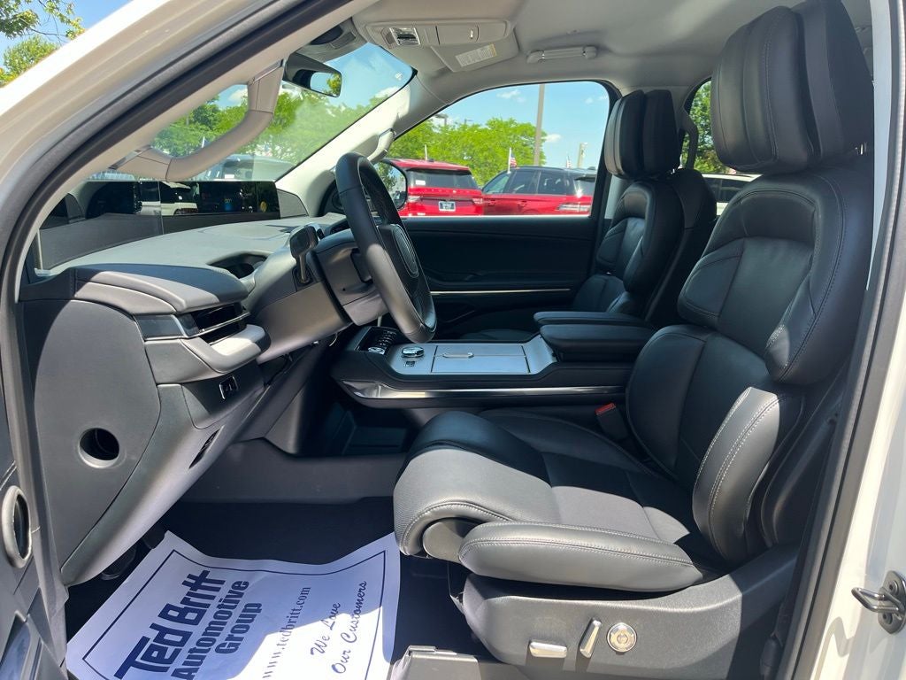 2026 Lincoln Navigator Premiere