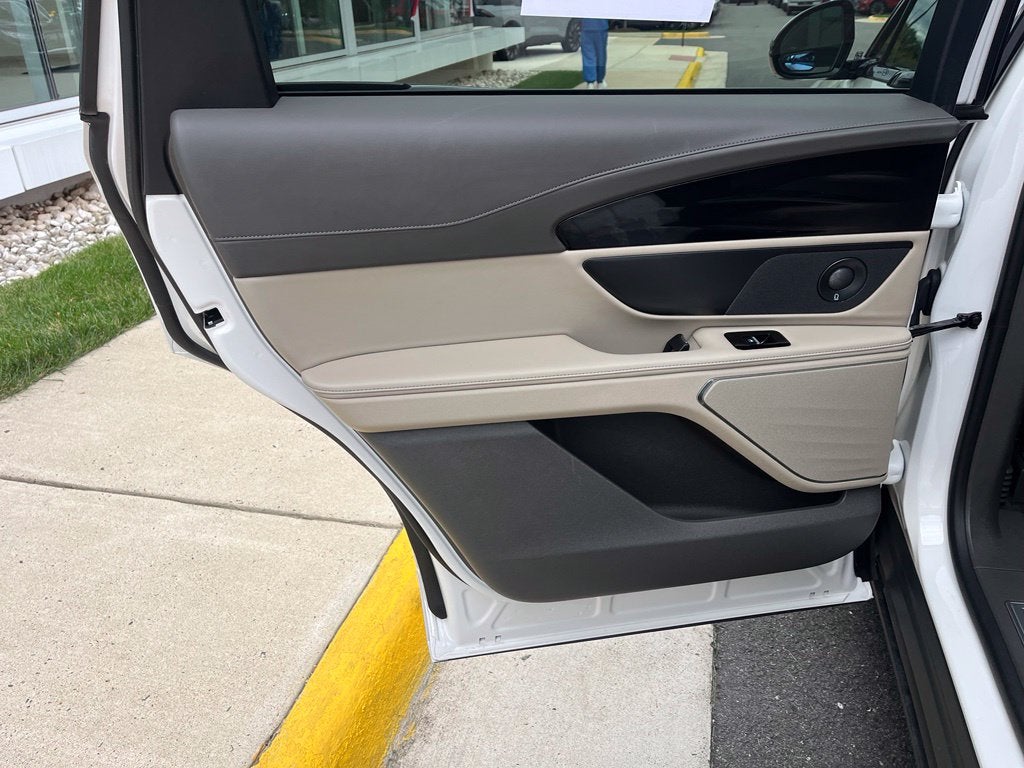 2024 Lincoln Nautilus Reserve II AWD | Pano Roof | 360 Cam | BLIS | Remote Start