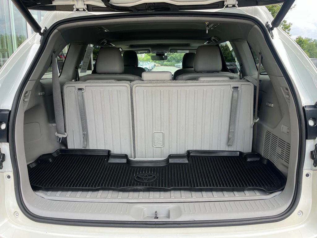 2018 Toyota Highlander XLE AWD | Nav | Sunroof | BLIS | Power Liftgate