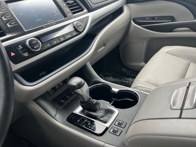 2018 Toyota Highlander XLE AWD | Nav | Sunroof | BLIS | Power Liftgate