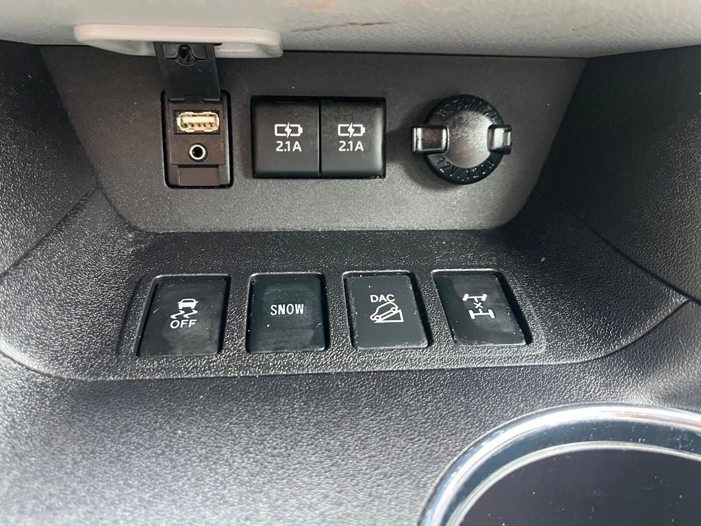 2018 Toyota Highlander XLE AWD | Nav | Sunroof | BLIS | Power Liftgate