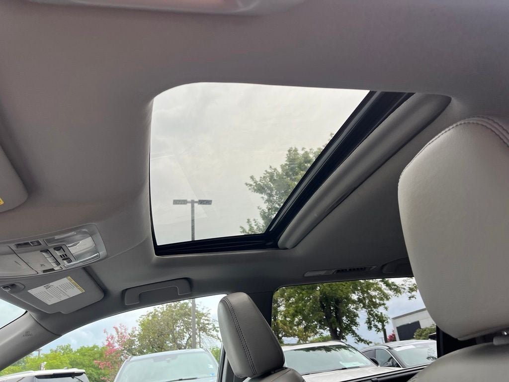 2018 Toyota Highlander XLE AWD | Nav | Sunroof | BLIS | Power Liftgate