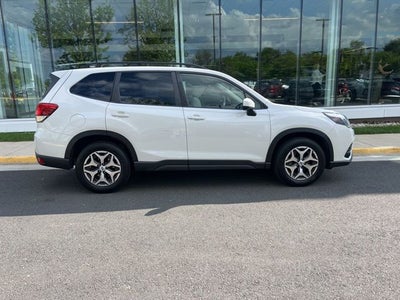2022 Subaru Forester Premium | Pano Moonroof | Heated Front Seats | Adaptive Cr