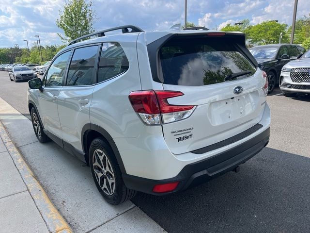 2022 Subaru Forester Premium | Pano Moonroof | Heated Front Seats | Adaptive Cr