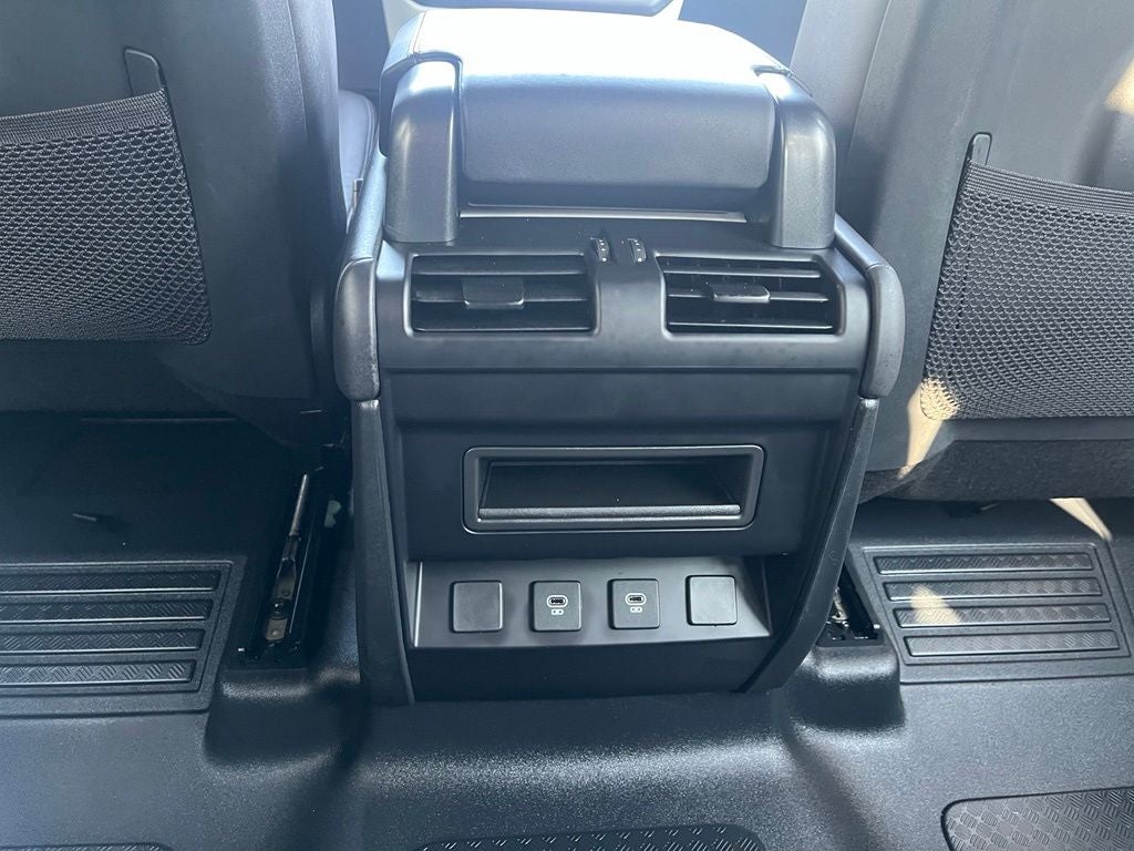 2025 Land Rover Defender 110 X-Dynamic SE 400PS AWD