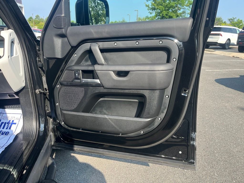 2025 Land Rover Defender 110 X-Dynamic SE 400PS AWD