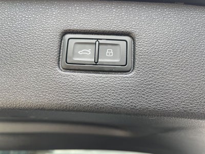 2023 Audi SQ7 Prestige quattro | Pano Moonroof | Prestige Pack | Black Op