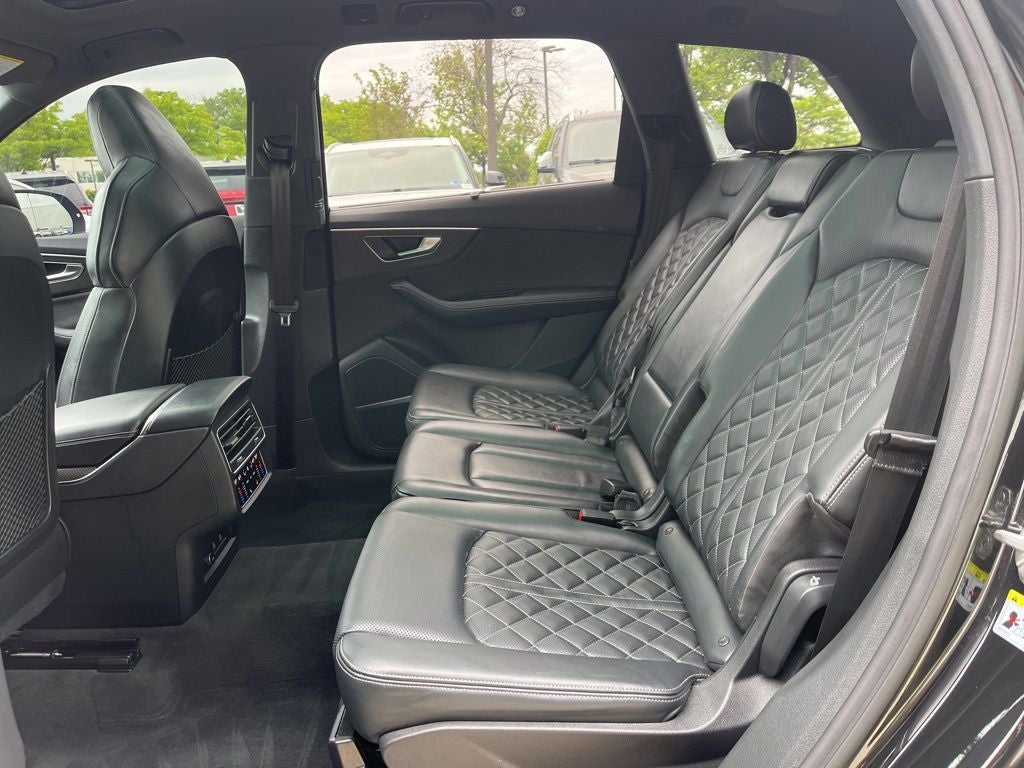 2023 Audi SQ7 Prestige quattro | Pano Moonroof | Prestige Pack | Black Op