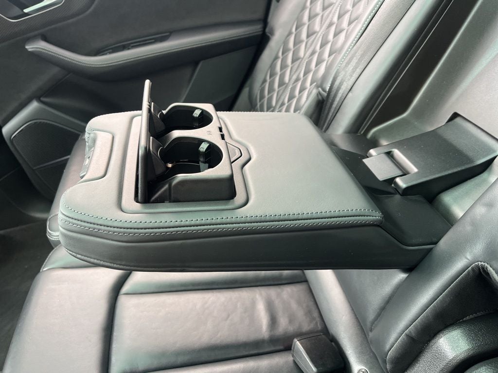 2023 Audi SQ7 Prestige quattro | Pano Moonroof | Prestige Pack | Black Op