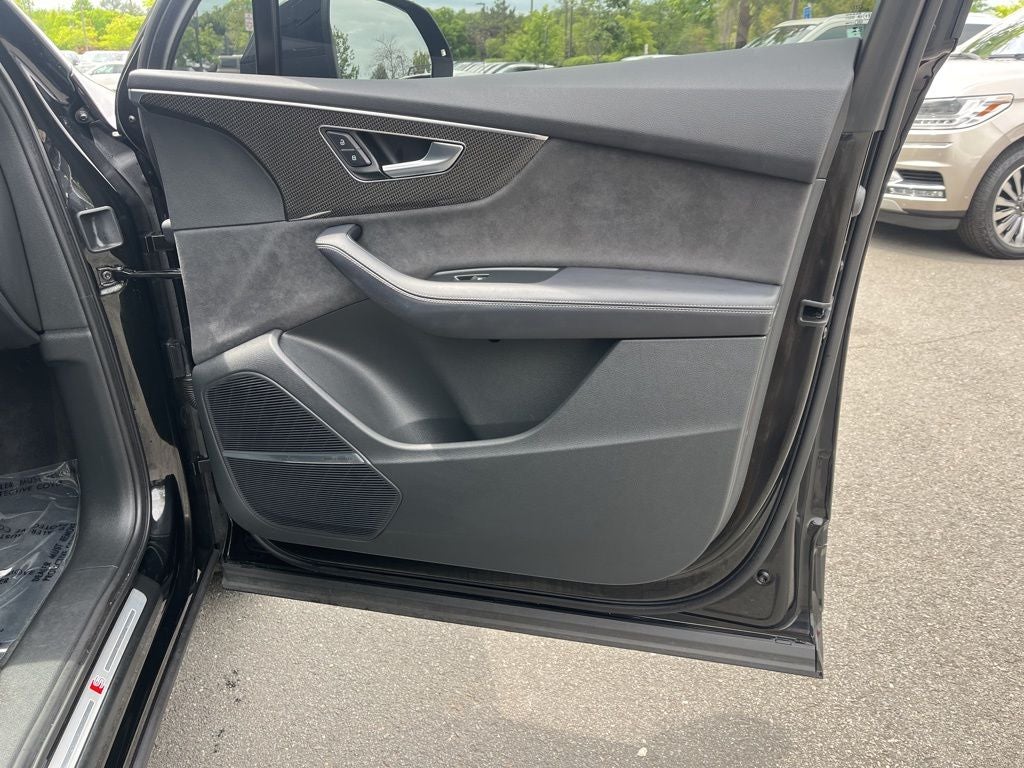 2023 Audi SQ7 Prestige quattro | Pano Moonroof | Prestige Pack | Black Op