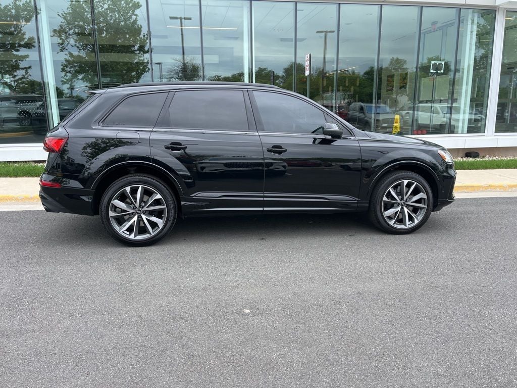 2023 Audi SQ7 Prestige quattro | Pano Moonroof | Prestige Pack | Black Op