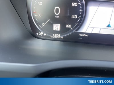 2021 Volvo XC90 T6 Momentum AWD | Pano Roof | 360 Camera | HUD