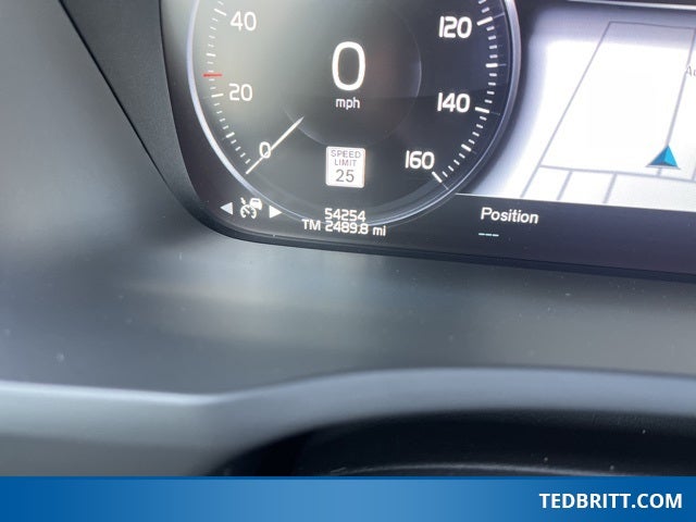 2021 Volvo XC90 T6 Momentum AWD | Pano Roof | 360 Camera | HUD