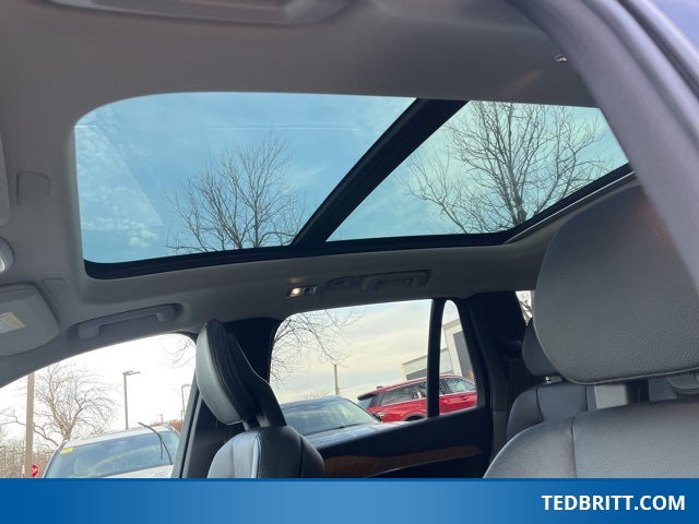 2021 Volvo XC90 T6 Momentum AWD | Pano Roof | 360 Camera | HUD