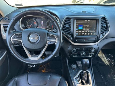2018 Jeep Cherokee Limited | Panoramic Sunroof | Apple CarPlay | 4WD