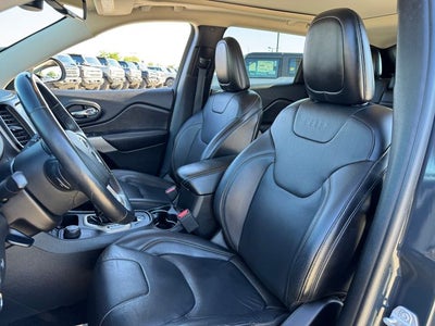 2018 Jeep Cherokee Limited | Panoramic Sunroof | Apple CarPlay | 4WD