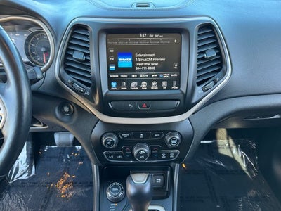 2018 Jeep Cherokee Limited | Panoramic Sunroof | Apple CarPlay | 4WD