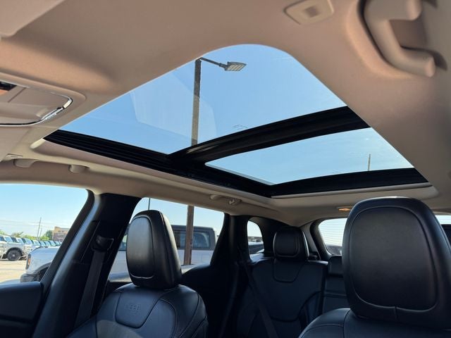 2018 Jeep Cherokee Limited | Panoramic Sunroof | Apple CarPlay | 4WD
