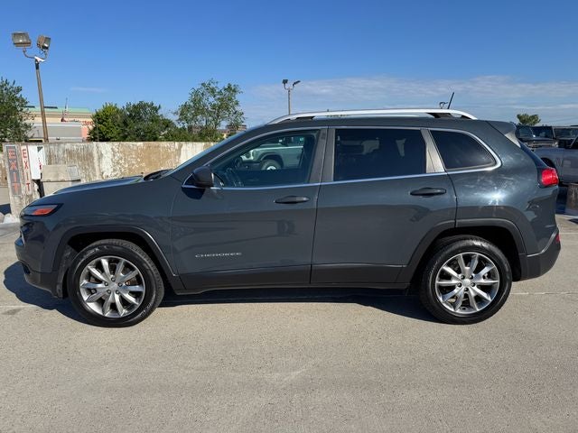 2018 Jeep Cherokee Limited | Panoramic Sunroof | Apple CarPlay | 4WD