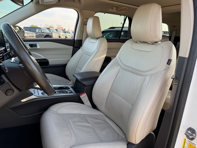 2022 Ford Explorer Platinum | Moonroof | Tech Pkg | Tow Pkg